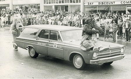 Tuffy and Shaggy at the Stilwell Strawberry Festival around 1970, courtesy of Darrell Neale