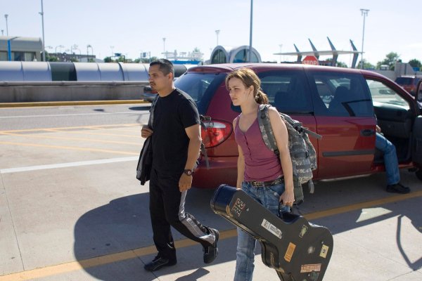 Michael Peña and Rachel McAdams