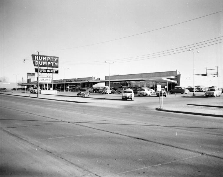 Humpty Dumpty on East Admiral, courtesy of the Beryl Ford Collection/Rotary Club of Tulsa.