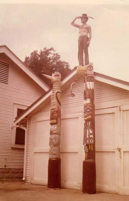 Woody and the 20' totems